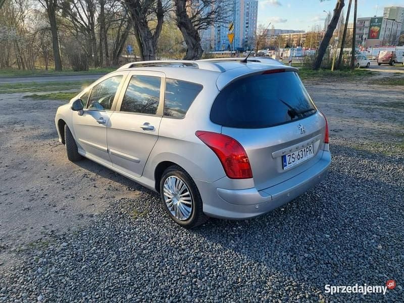 Używany Peugeot 308 150 KM (110 kW) 2010 Srebrny Kombi