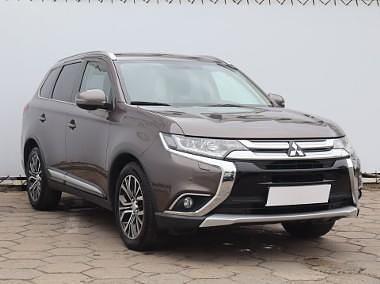 Brązowy Używany 2016 Mitsubishi Outlander SUV | 58 499 zł (Uczciwa cena) - Obraz 1/4