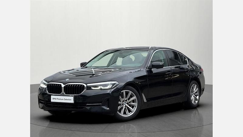 Czarny szafir metalizowany Używany 2022 BMW 530 Sedan/Limuzyna | 159 900 zł (Uczciwa cena) - Obraz 1/3