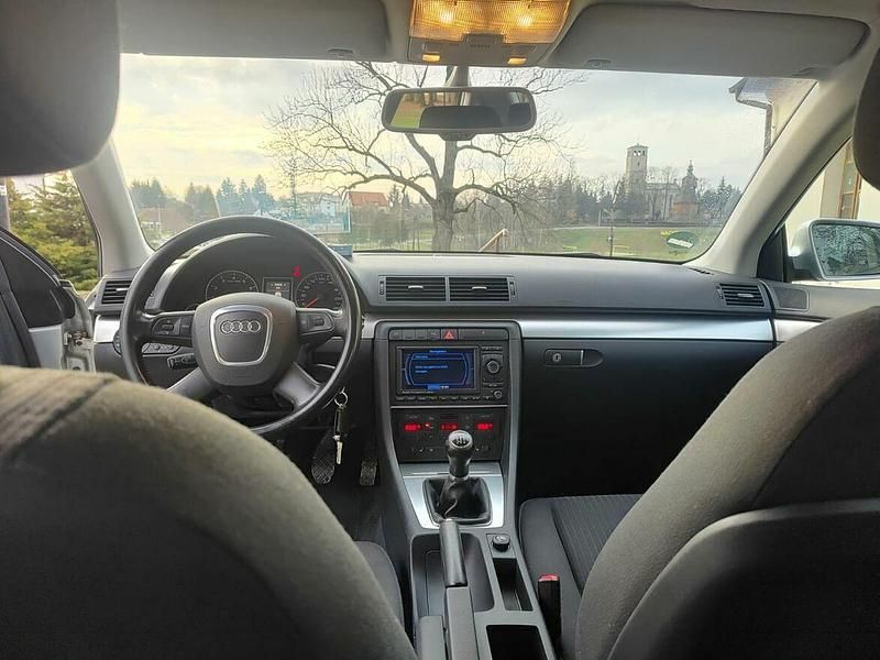 Używany Audi A4 163 KM (119 kW) 2005 Srebrny Sedan/Limuzyna