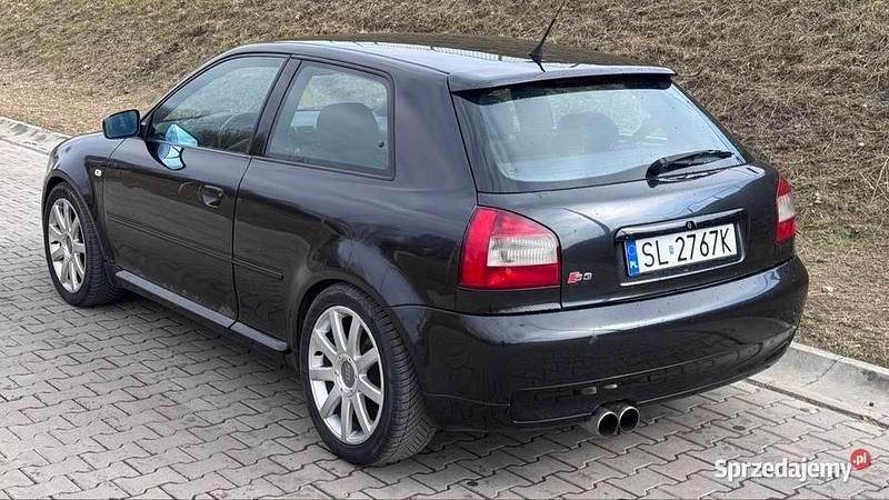Używany Audi S3 2000 Czarny Hatchback
