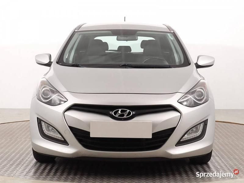 Używany Hyundai i30 90 KM (66 kW) 2014 Srebrny Kombi