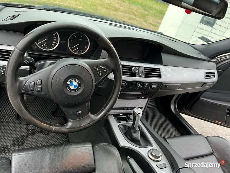 Czarny Używany 2006 BMW 525 Sedan/Limuzyna | 20 000 zł (Uczciwa cena) - Obraz 1/4
