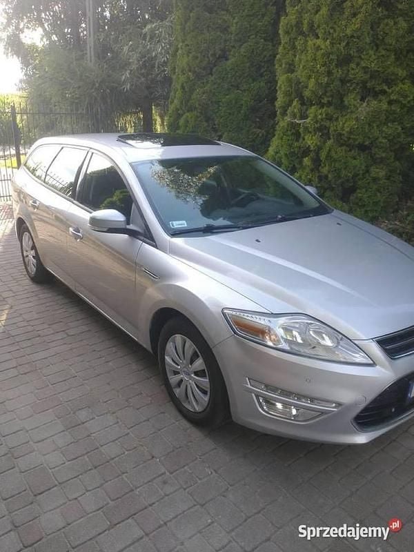 Używany Ford Mondeo 2012 Srebrny Kombi