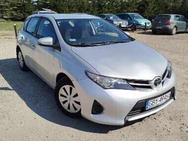 Srebrny Używany 2014 Toyota Auris Hatchback | 35 900 zł (Dość drogi) - Obraz 1/4