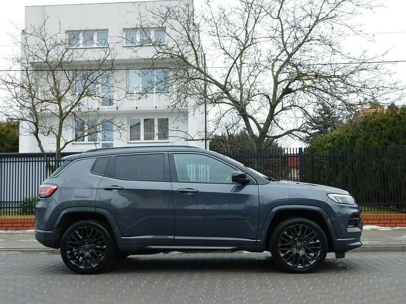 Używany Jeep Compass 150 KM (110 kW) 2021 Czarny SUV