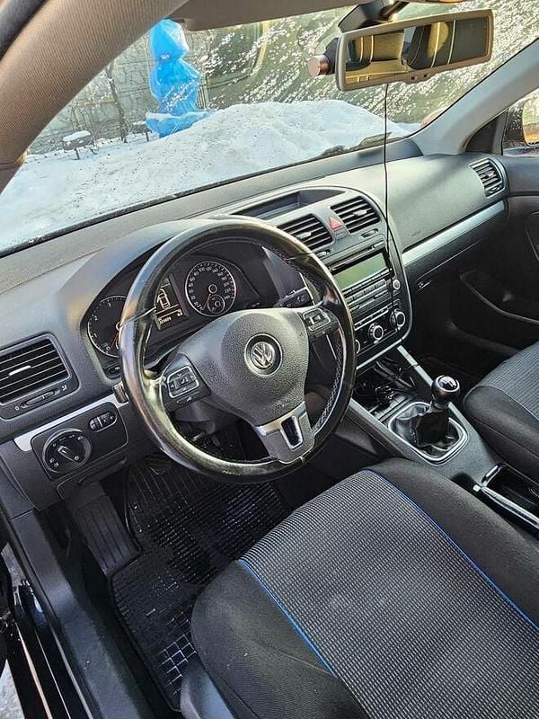Używany VW Jetta 2010 Czarny Sedan/Limuzyna