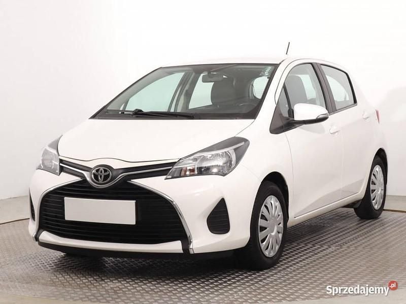 Używany Toyota Yaris 69 KM (50 kW) 2015 Biały Hatchback