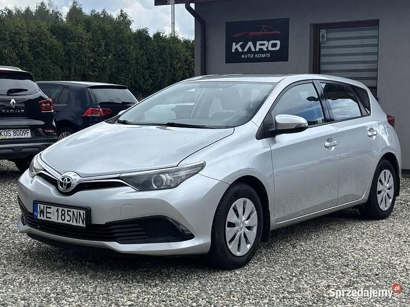 Srebrny Używany 2016 Toyota Auris Hatchback | 36 990 zł (Uczciwa cena) - Obraz 1/4