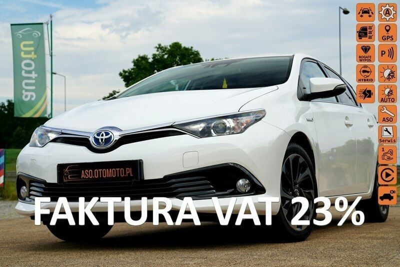 Używany Toyota Auris Hybrid 99 KM (72 kW) 2019 Biały (metalik) Sedan/Limuzyna