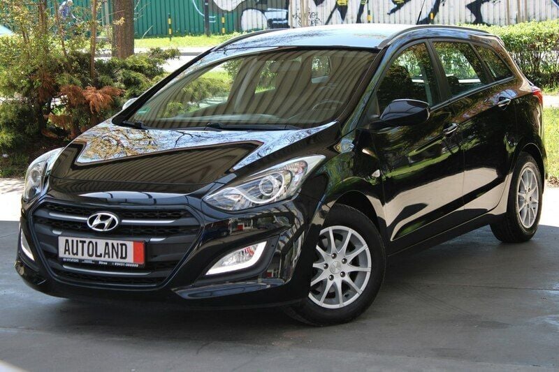 Czarny (metalik) Używany 2016 Hyundai i30 Kombi | 38 888 zł - Obraz 1/4