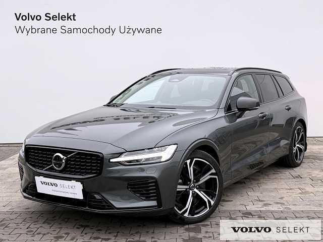 Używany Volvo V60 455 KM (334 kW) 2026 Zielony Kombi