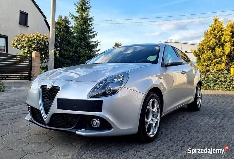 Srebrny Używany 2018 Alfa Romeo Giulietta Hatchback | 25 900 zł (Dobra cena) - Obraz 1/4