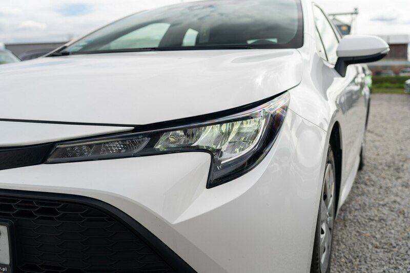 Używany Toyota Corolla 122 KM (89 kW) 2022 Biały Hatchback