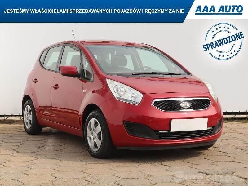 Używany Kia Venga 90 KM (66 kW) 2012 Czerwony Hatchback