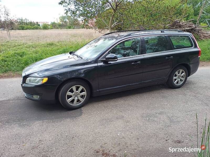Czarny Używany 2013 Volvo V70 Momentum Kombi | 31 600 zł (Uczciwa cena) - Obraz 1/4