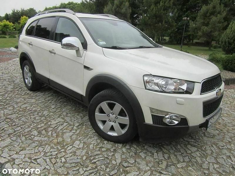 Biały Używany 2012 Chevrolet Captiva LT SUV | 28 500 zł (Uczciwa cena) - Obraz 1/4
