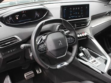 Używany Peugeot 5008 GT 130 KM (95 kW) 2022 Niebieski Minivan