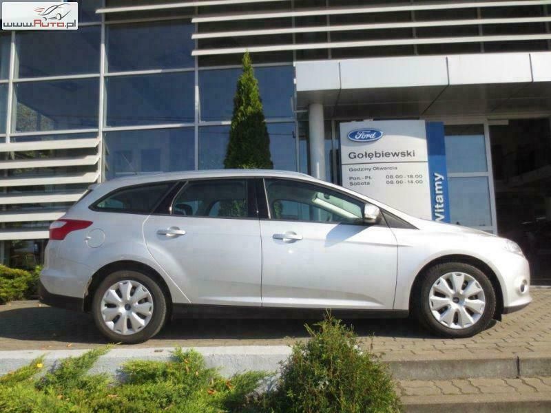 Używany Ford Focus 95 KM (69 kW) 2011 Srebrny Sedan/Limuzyna