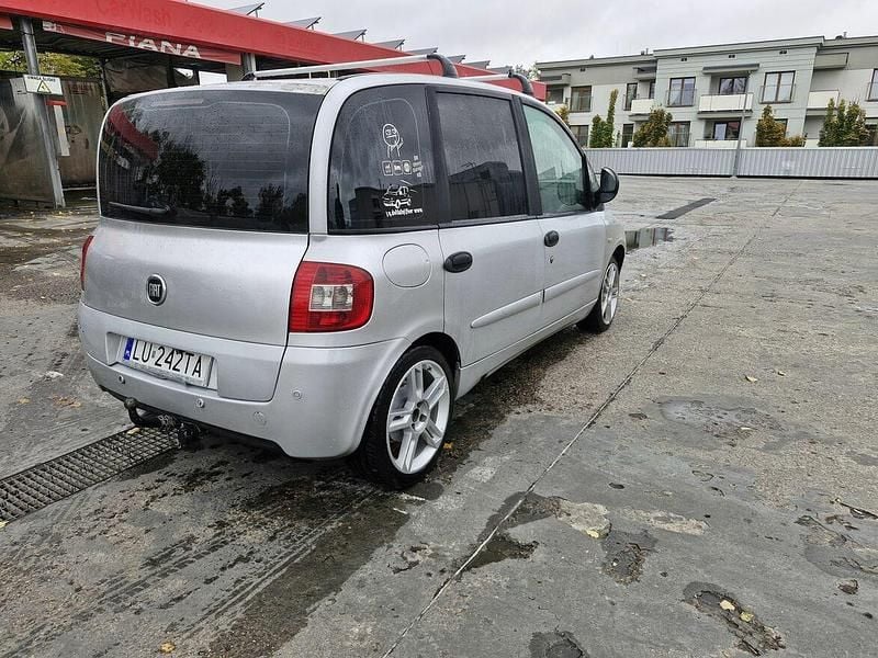 Srebrny Używany 2007 Fiat Multipla Minivan | 12 500 zł - Obraz 1/4