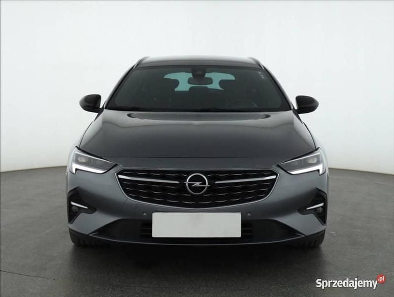Czarny Używany 2021 Opel Insignia Kombi | 74 999 zł (Dość drogi) - Obraz 1/4