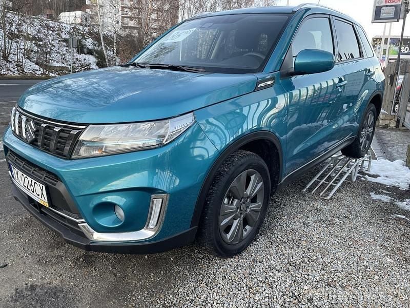 Turkusowy metalik Używany 2023 Suzuki Vitara SUV | 86 900 zł - Obraz 1/4
