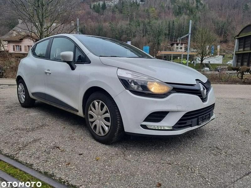 Używany Renault Clio IV 76 KM (55 kW) 2018 Biały Hatchback