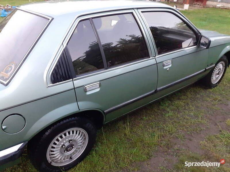 Zielony Używany 1982 Opel Rekord Sedan/Limuzyna | 14 950 zł - Obraz 1/4