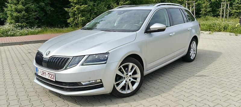 Srebrny (metalik, perła) Używany 2019 Skoda Octavia Kombi | 39 800 zł (Uczciwa cena) - Obraz 1/4