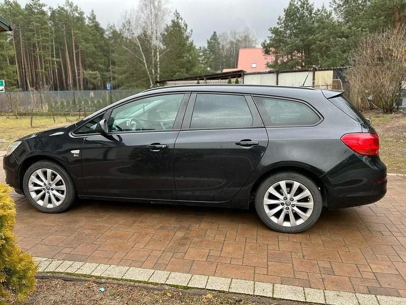 Używany Opel Astra 2012 Czarny Kombi