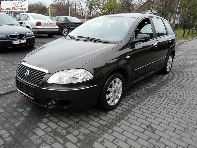 Używany Fiat Croma 120 KM (88 kW) 2007 Szary Sedan/Limuzyna