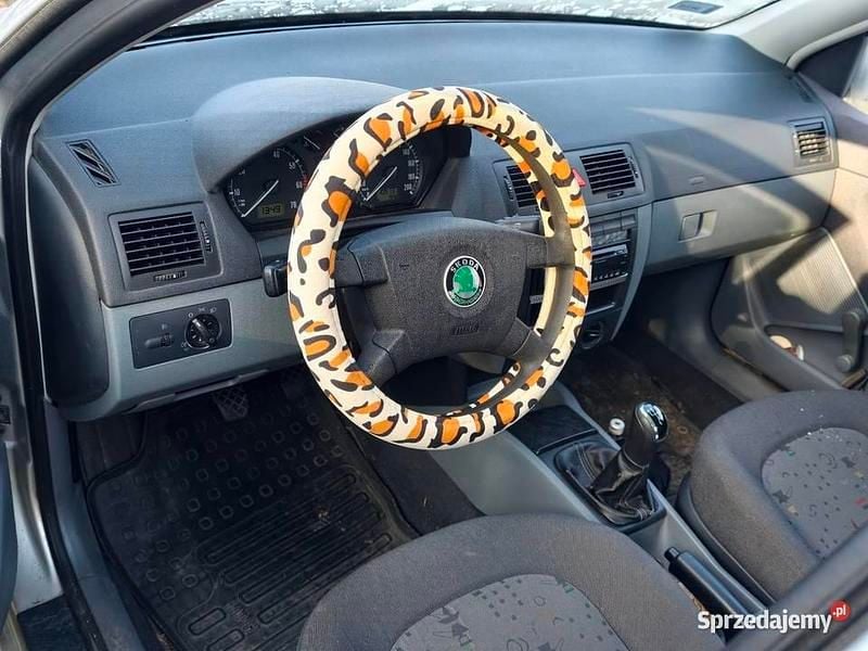 Używany Skoda Fabia 2002 Srebrny Kombi