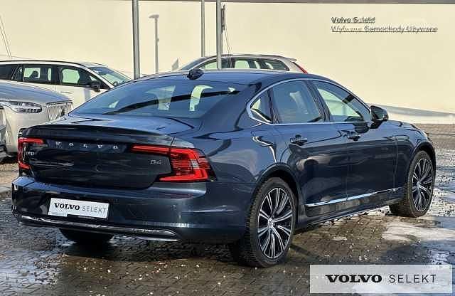 Używany Volvo S90 197 KM (144 kW) 2024 Niebieski Sedan/Limuzyna