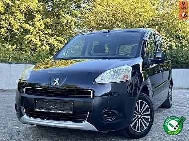 Czarny Używany 2012 Peugeot Partner Minivan | 19 900 zł (Uczciwa cena) - Obraz 1/4