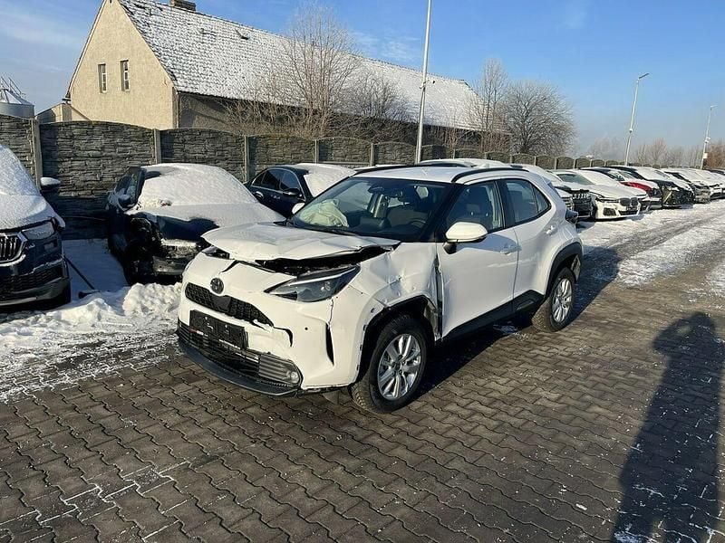 Używany Toyota Yaris Cross 116 KM (85 kW) 2025 Biały SUV