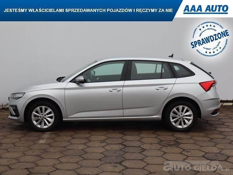 Używany Skoda Scala 2024 Srebrny Hatchback
