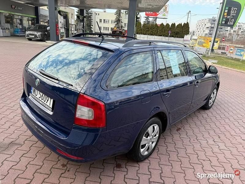 Używany Skoda Octavia 105 KM (77 kW) 2011 Granatowy Kombi