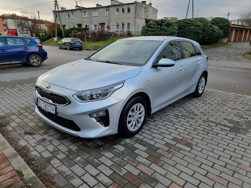 Używany Kia Ceed 2018 Srebrny Hatchback