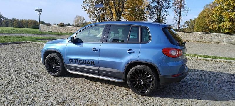 Niebieski Używany 2010 VW Tiguan R SUV | 41 500 zł - Obraz 1/4