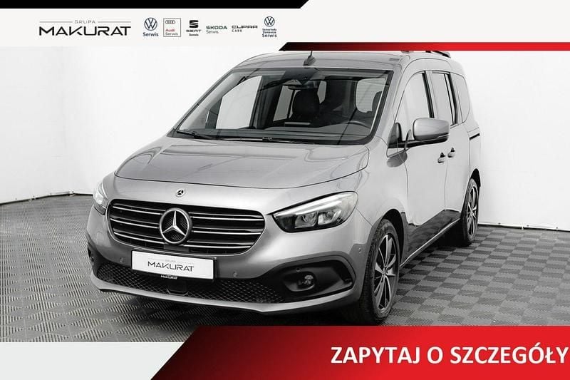 Szary (metalik) Używany 2023 Mercedes T180 Minivan | 124 840 zł - Obraz 1/4