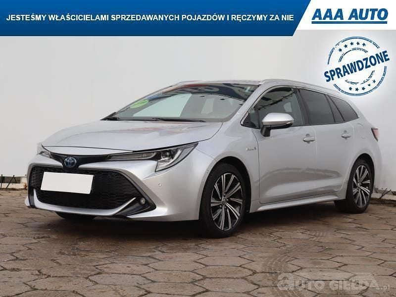 Używany Toyota Corolla 180 KM (132 kW) 2021 Srebrny
