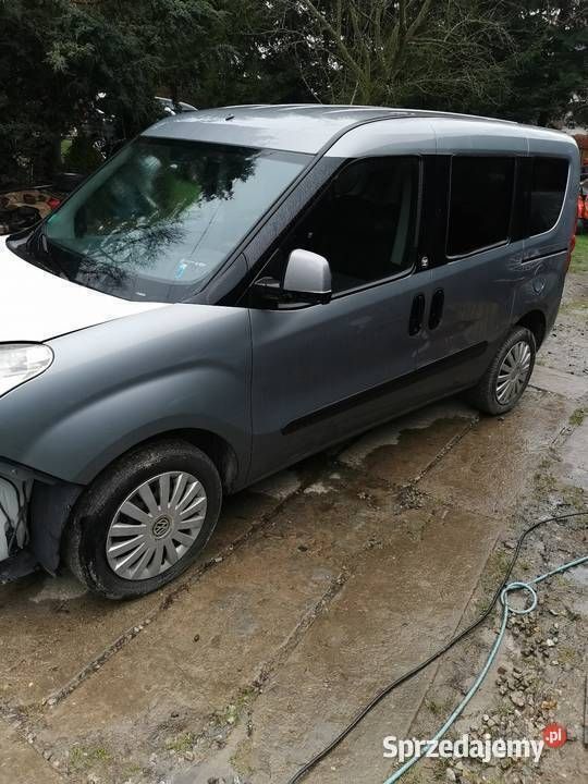 Niebieski Używany 2011 Fiat Doblò Minivan | 9900 zł - Obraz 1/4