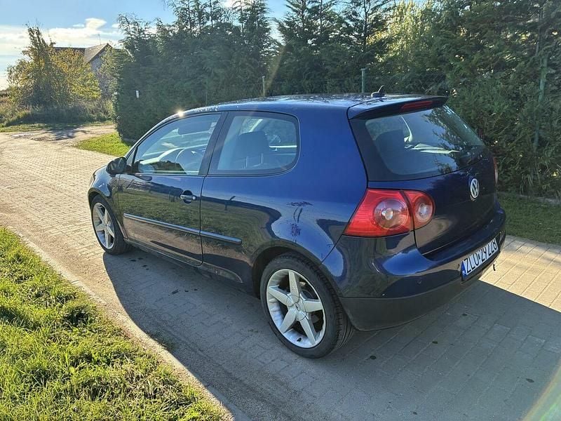 Niebieski Używany 2007 VW Golf V Hatchback | 7200 zł (Uczciwa cena) - Obraz 1/4