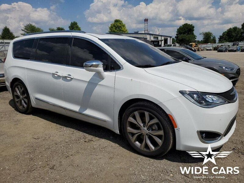 Biały (metalik) Używany 2018 Chrysler Pacifica SUV | 47 100 zł - Obraz 1/4