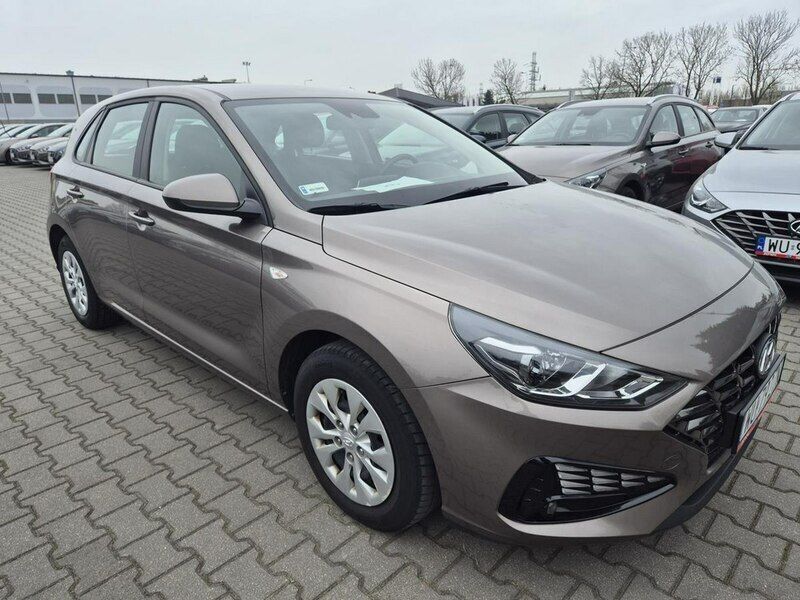 Grafitowy Używany 2022 Hyundai i30 Hatchback | 31 500 zł - Obraz 1/4