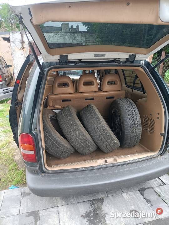 Używany 1997 Chrysler Grand Voyager Minivan | 2400 zł - Obraz 1/4