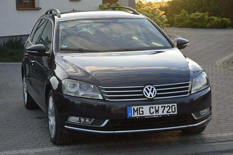 Używany VW Passat 140 KM (102 kW) 2012 Granatowy Kombi