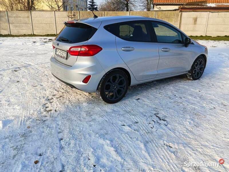 Srebrny Używany 2018 Ford Fiesta Hatchback | 28 999 zł (Uczciwa cena) - Obraz 1/4