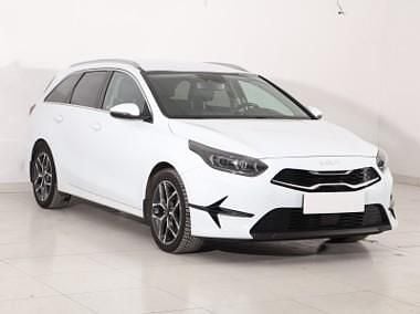 Biały Używany 2022 Kia Ceed Hatchback | 54 999 zł (Dobra cena) - Obraz 1/4