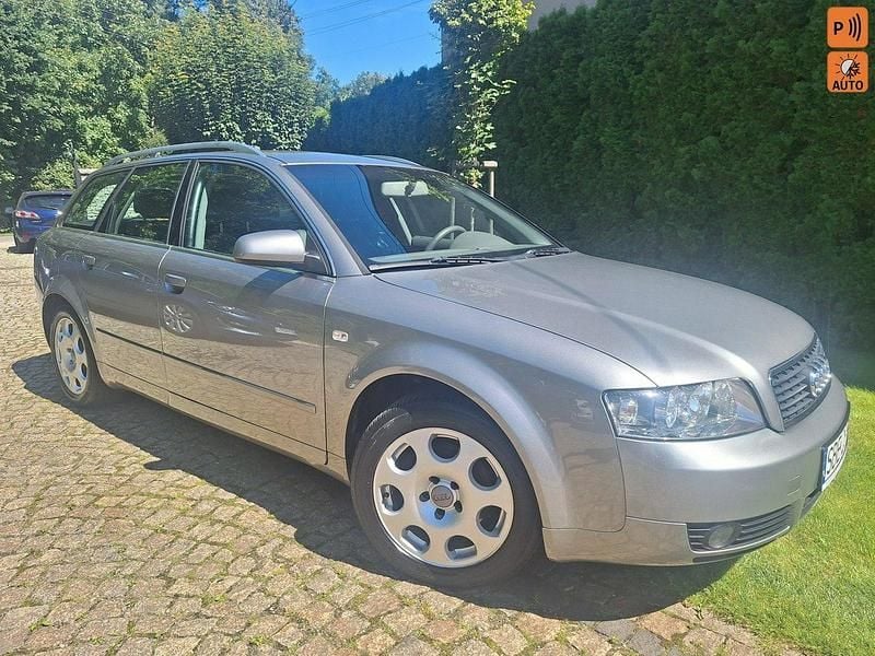 Grafitowy Używany 2004 Audi A4 Kombi | 11 900 zł (Uczciwa cena) - Obraz 1/4